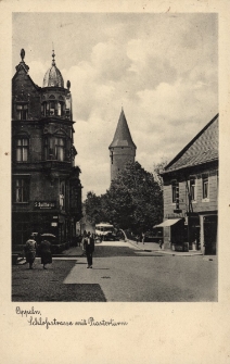 Schlo&szlig;strasse mit Piastenturm