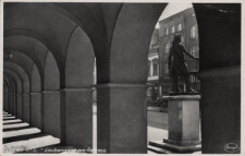 Oppeln O./S. : Laubengang am Rathaus