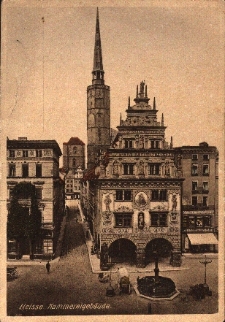 Nysa : Dom Wagi, w tle wieża ratusza